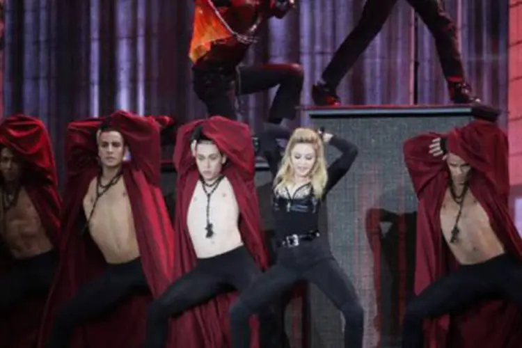 Madonna em show no Stade de France: depois de provocação a Marine Le Pen, cantora volta a fazer show na França (Kenzo Tribouillard/AFP)