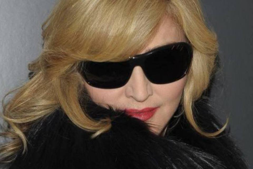 Madonna busca parceiros no Facebook