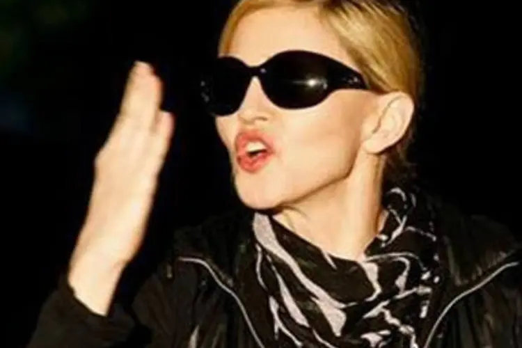 Madonna formou uma parceria com sua filha Lourdes, 13 anos, para criar a linha de roupas inspirada nos anos 1980 (.)