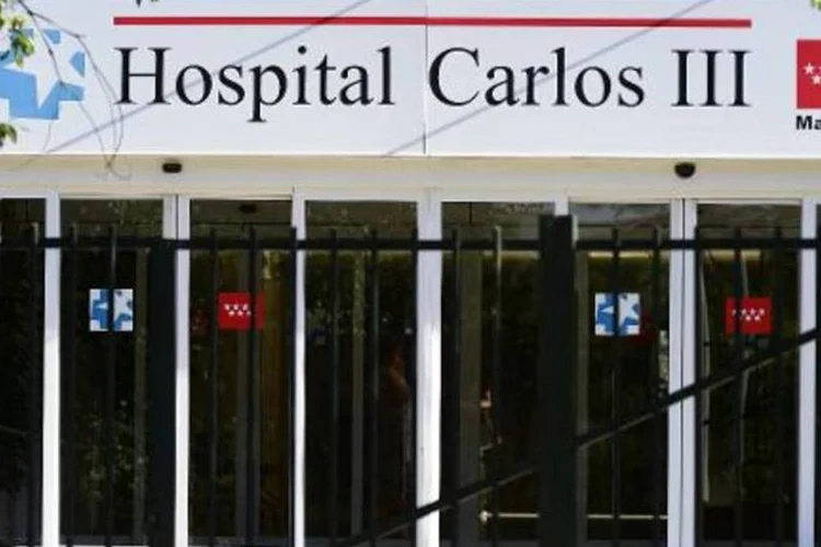 Hospital de Madri onde dois pacientes morreram após serem infectados pelo ebola (Gérard Julien/AFP)
