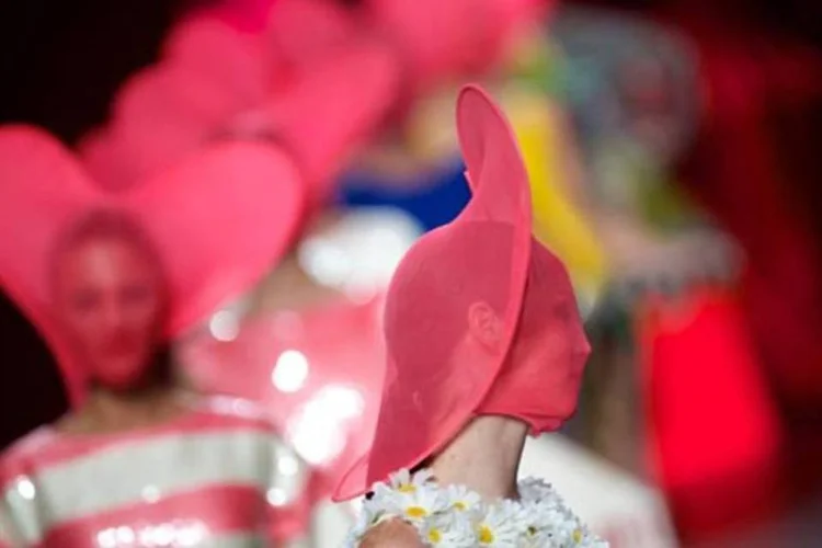 Desfile Agatha Ruiz de la Prada no Mercedes-Benz Fashion Week em Madri (Getty Images)