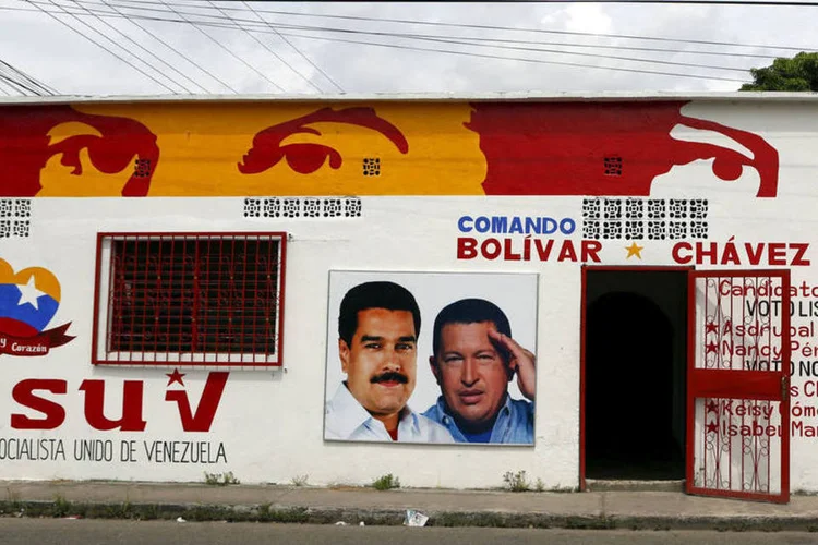 
	Venezuela: &quot;Em 6 de dezembro Ch&aacute;vez vence!&quot;, assegura Maduro em todos seus discursos, visando &agrave;s elei&ccedil;&otilde;es legislativas de domingo
 (Marco Bello / Reuters)