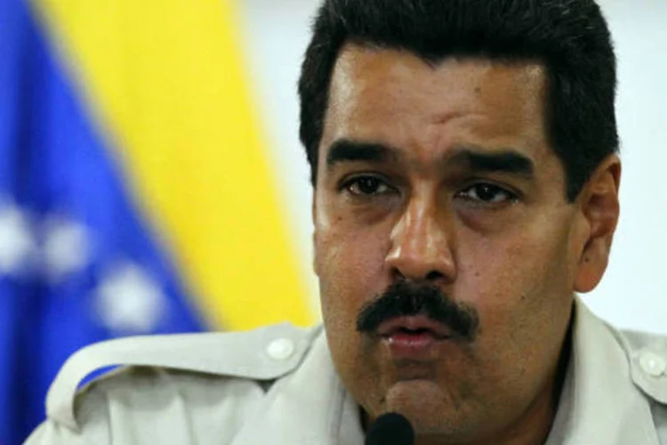 
	O presidente da Venezuela, Nicol&aacute;s Maduro, fala durante encontro com ministros e governadores no Pal&aacute;cio de Miraflores, em Caracas: esta &eacute; a primeira visita que o l&iacute;der venezuelano faz ao papa
 (REUTERS/Carlos Garcia Rawlins)