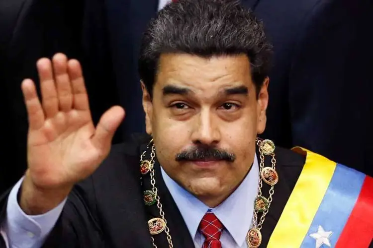 
	O presidente venezuelano Nicol&aacute;s Maduro: oposi&ccedil;&atilde;o deve entregar &agrave;s autoridades eleitorais a assinatura de 195.721 eleitores
 (Carlos Garcia Rawlins/REUTERS)