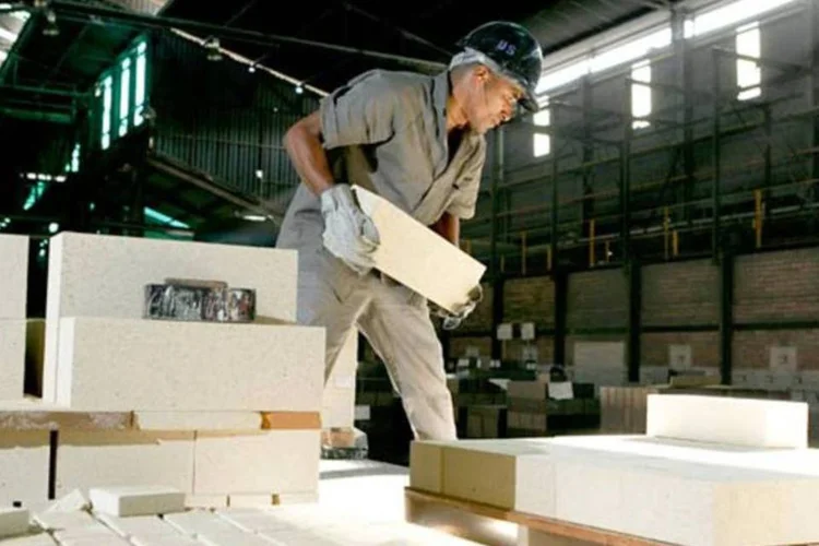 
	F&aacute;brica da Magnesita: o resultado ficou acima da expectativa de 23,5 milh&otilde;es de reais&nbsp;
 (Divulgação/Magnesita)