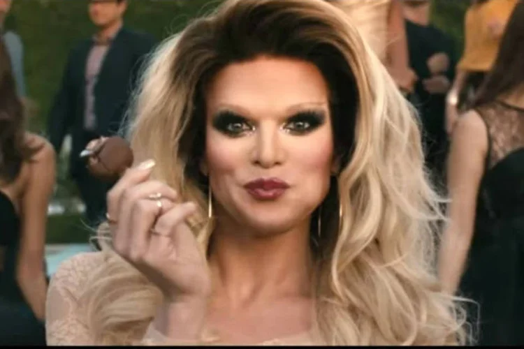 Campanha da Magnum: entrevistas com transexuais e drag queens (Reprodução)