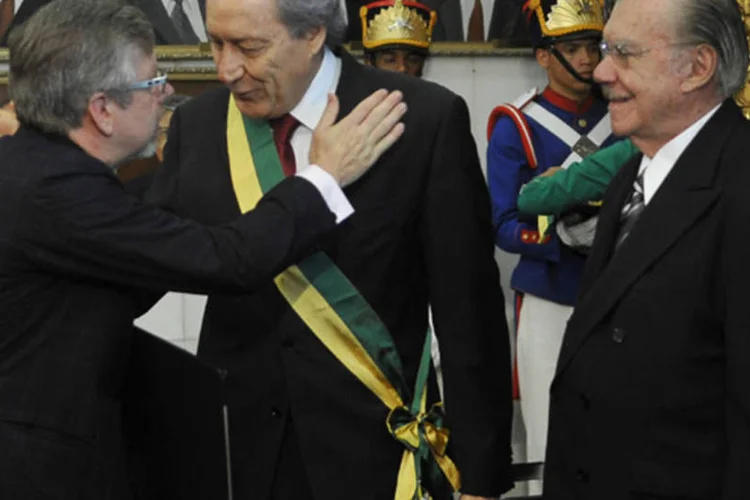Ricardo Lewandowski é condecorado: Ayres Britto também negou qualquer possibilidade de se instalar uma crise entre os dois Poderes (Antonio Cruz/ABr)