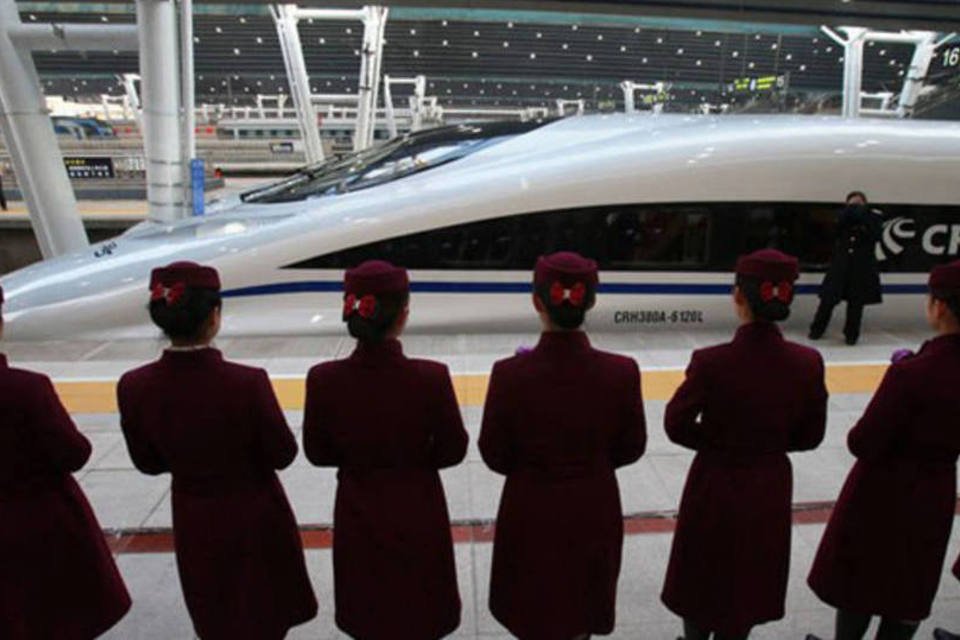 China inaugura maior linha de alta velocidade do mundo