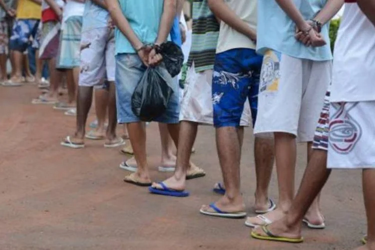Maioridade penal: na próxima semana, o texto será incluído na pauta da Comissão de Constituição e Justiça (CCJ) (Marcelo Camargo/Agência Brasil)