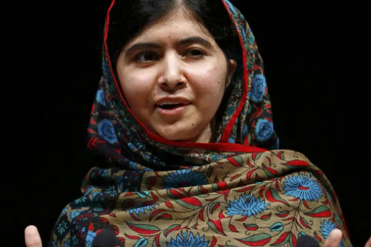 Malala Yousafzai durante um discurso na biblioteca de Birmingham, na Inglaterra (Darren Staples/Reuters)
