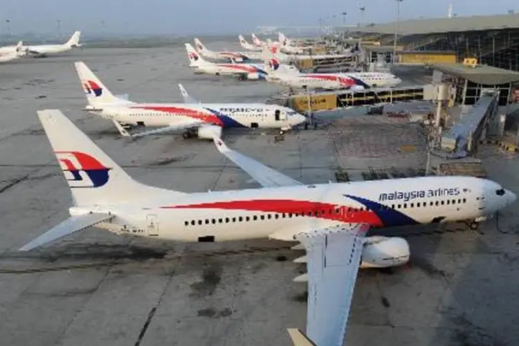 Um comissário de bordo da companhia aérea Malaysia Airlines foi indiciado na França depois de ter abusado sexualmente de uma passageira a bordo (Roslan Rahman/AFP)