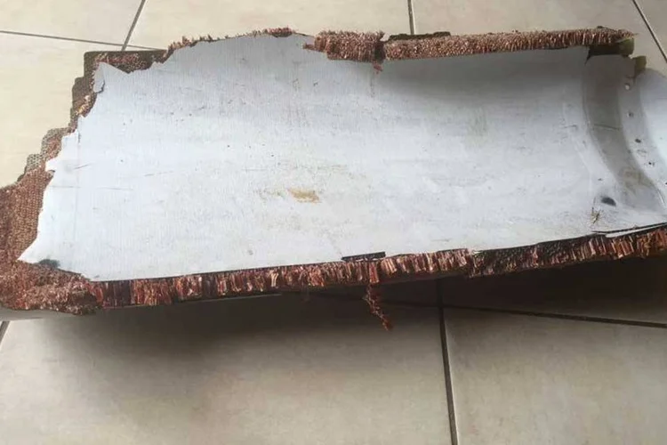 
	Suposto fragmento do MH370: Boeing 777 da companhia Malaysa Airlines desapareceu em 8 de mar&ccedil;o de 2014
 (REUTERS/Candace Lotter)