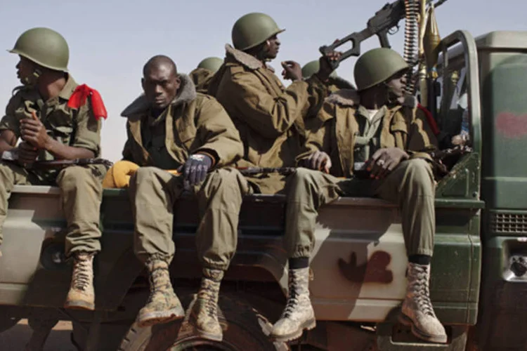 
	Soldados do Mali: junto a Sanogo, outros 16 militares foram convocados pela justi&ccedil;a e tr&ecirc;s foram detidos
 (REUTERS/Joe Penney)