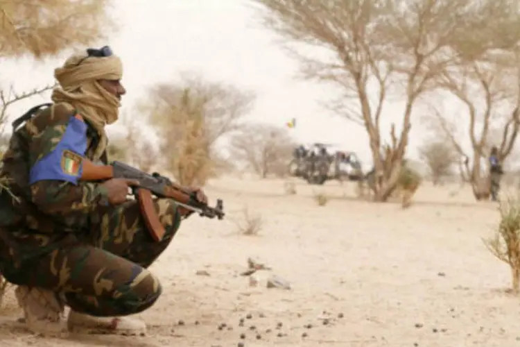 
	Soldado no Mali:&nbsp;choques acontecem ap&oacute;s outros similares que explodiram no fim de semana
 (KENZO TRIBOUILLARD/AFP/Getty Images)