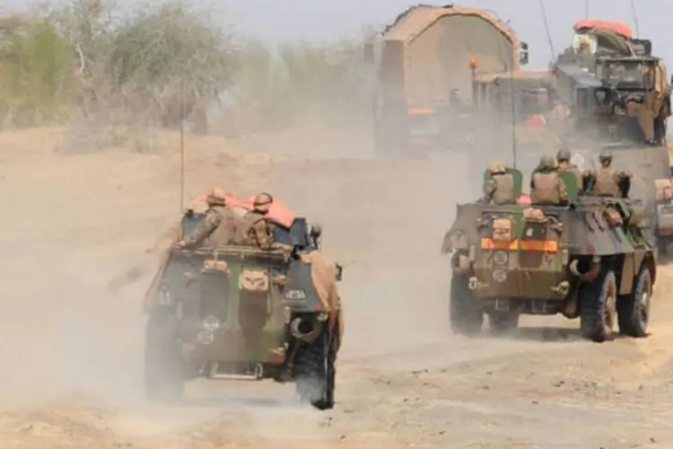 
	Um comboio do ex&eacute;rcito franc&ecirc;s no Mali: os rebeldes foram expulsos dos principais centros urbanos do norte do pa&iacute;s
 (AFP / Pascal Guyot)