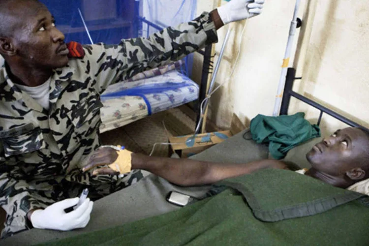 Soldado do Mali ferido recebe tratamentos em uma clinica militar em Kati (Malin Palm/Reuters)