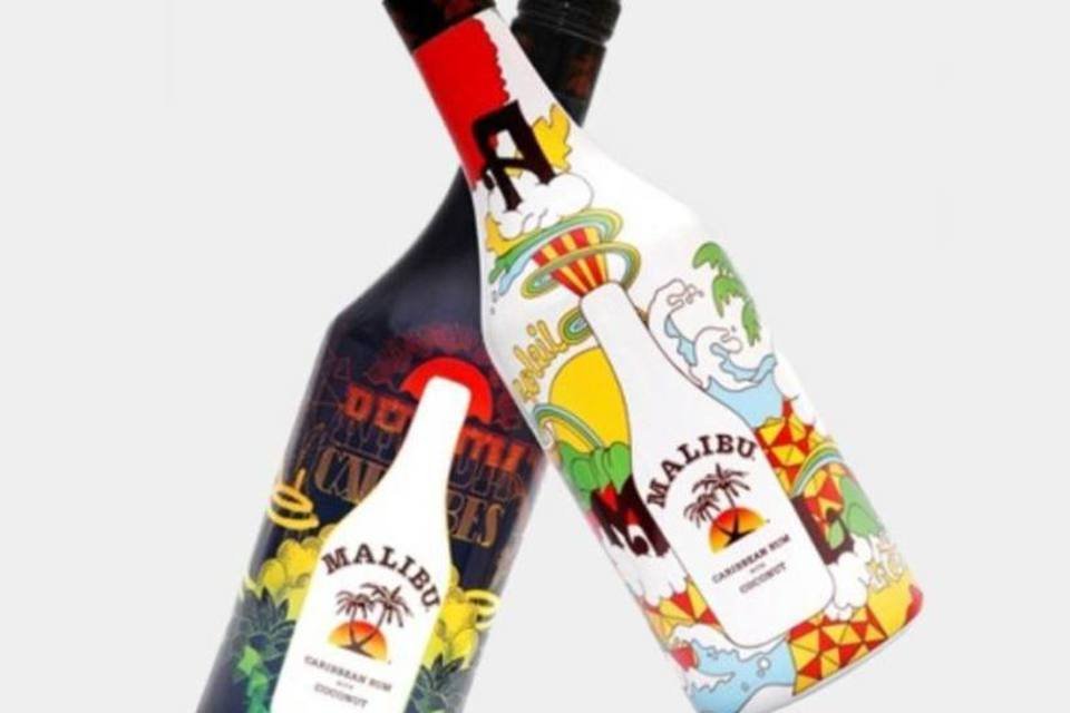 Rum Malibu muda garrafas para aguardar o verão