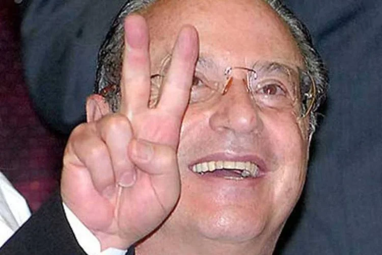 
	Maluf: o objetivo do pol&iacute;tico &eacute;&nbsp;se livrar de uma ordem de pris&atilde;o&nbsp;preventiva decretada em 2007
 (WIKIMEDIA COMMONS)