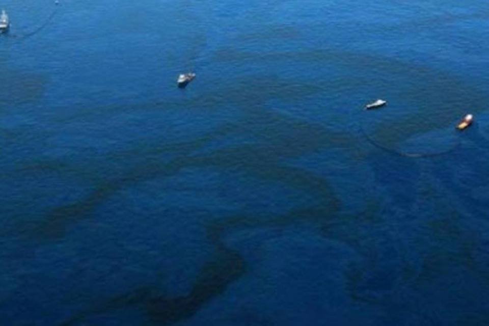 BP inicia captura parcial de óleo no Golfo do México