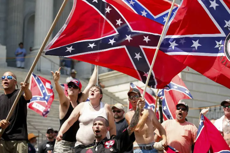 Membros da KKK: campanha de Trump rejeitou o apoio do grupo (Reuters/Reuters)