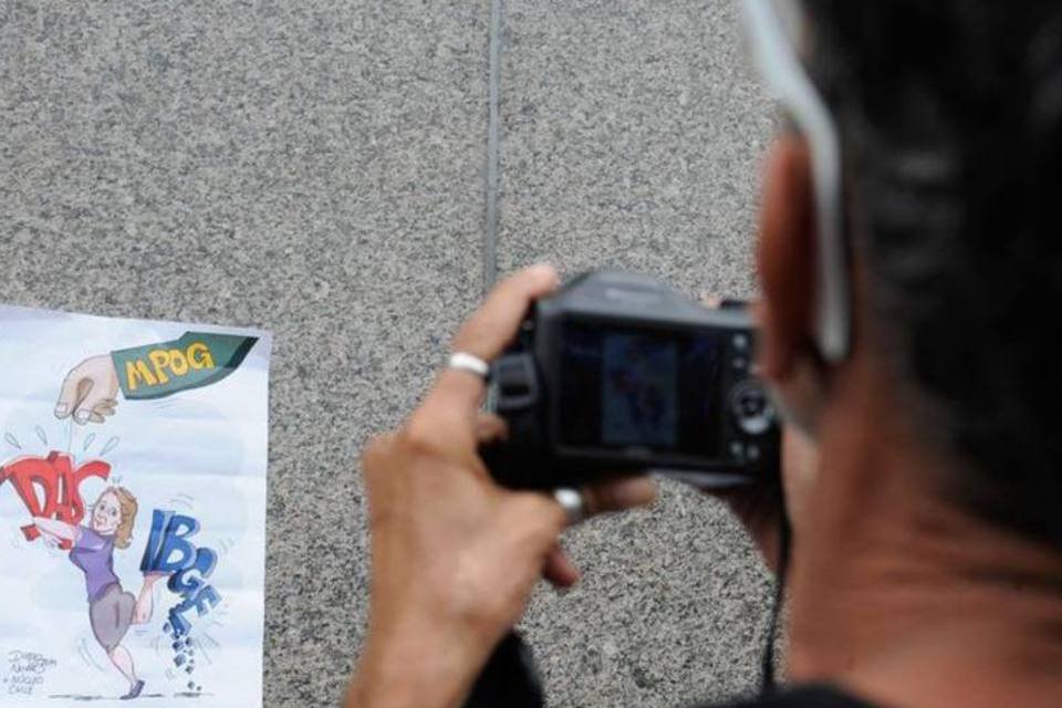 IBGE adia divulgação de taxa de desemprego por greve