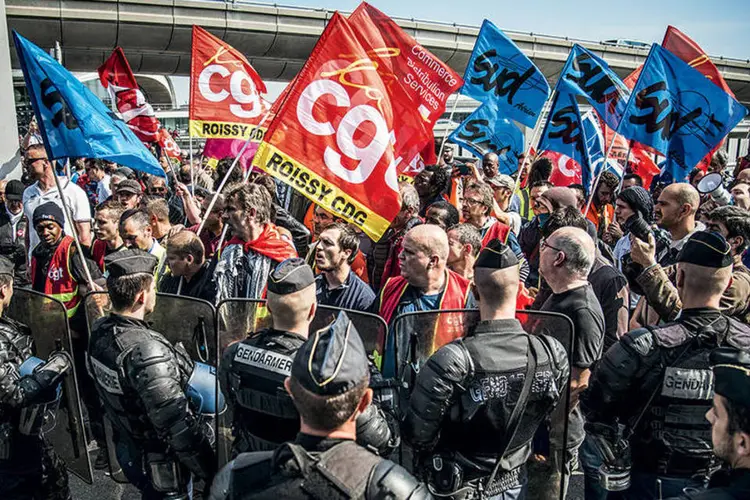 Manifestação em Paris: os sindicalistas tentam escapar do ostracismo com oposição à lei (Getty Image)