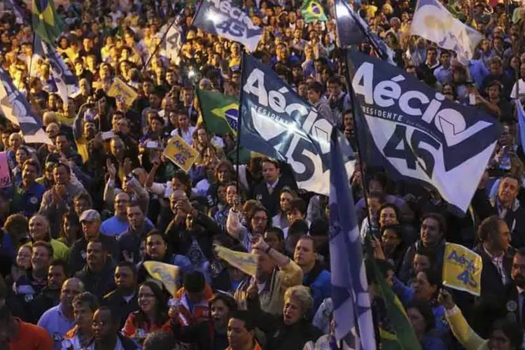 Apoiadores de Aécio Neves (PSDB) durante uma manifestação em São Paulo (Nacho Doce/Reuters)
