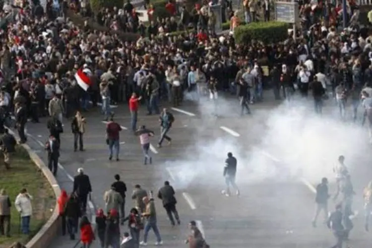 Manifestações no Egito: crise política está fazendo ações no país despencarem (Mohammed Abed/AFP)