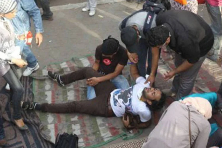 Dos 296 feridos, 131 foram transferidos para hospitais (©AFP / Khaled Desouki)