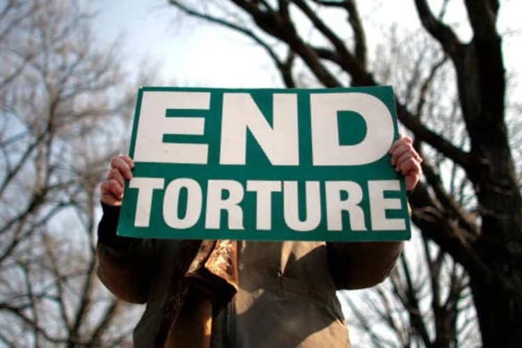 
	Tortura: uma delega&ccedil;&atilde;o da ONU para a preven&ccedil;&atilde;o da tortura suspendeu sua visita &agrave; Ucr&acirc;nia, depois que o acesso aos locais de deten&ccedil;&atilde;o foi negado
 (Getty Images)