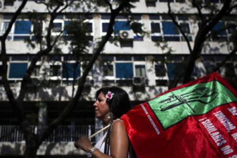 Sindicato português convoca greve geral contra austeridade