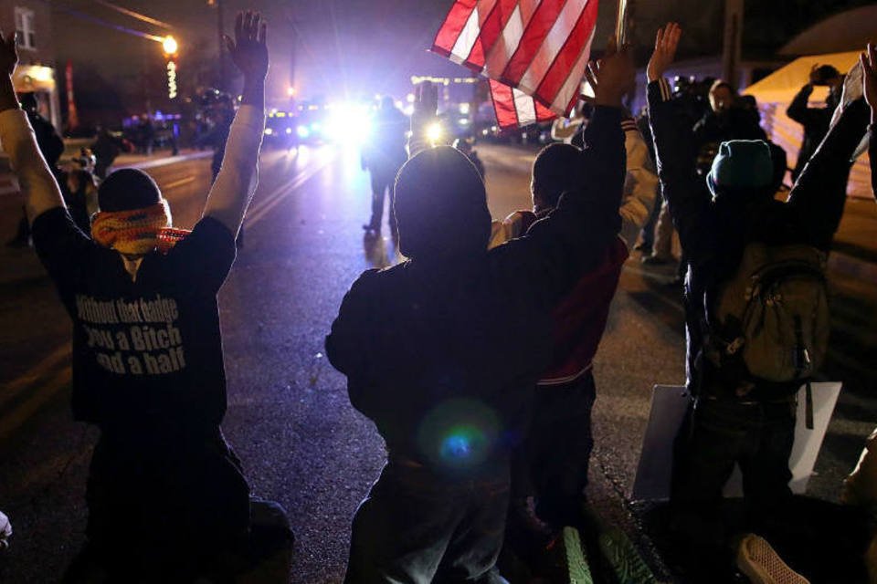 Mais de 80 detidos após noite de distúrbios em Ferguson