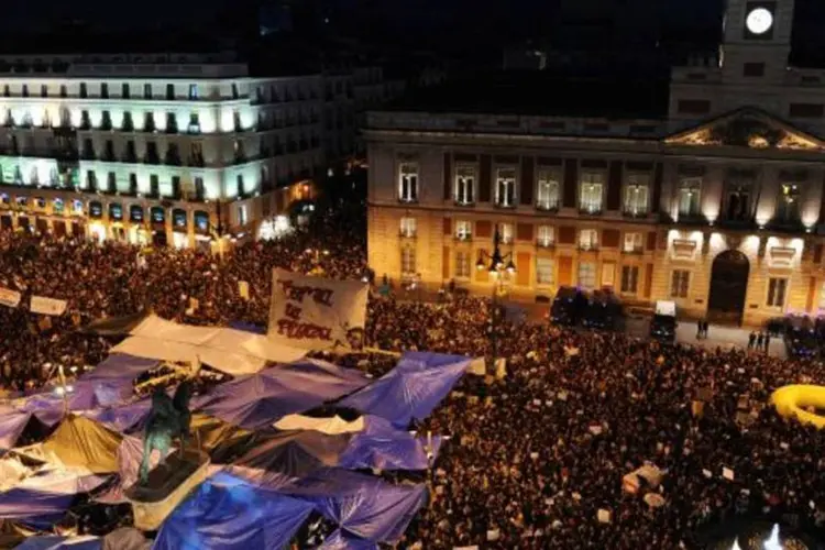 Os comerciantes da Puerta dol Sol denunciaram que o acampamento de protesto provocou a queda de vendas nas lojas da zona (Denis Doyle/Getty Images)