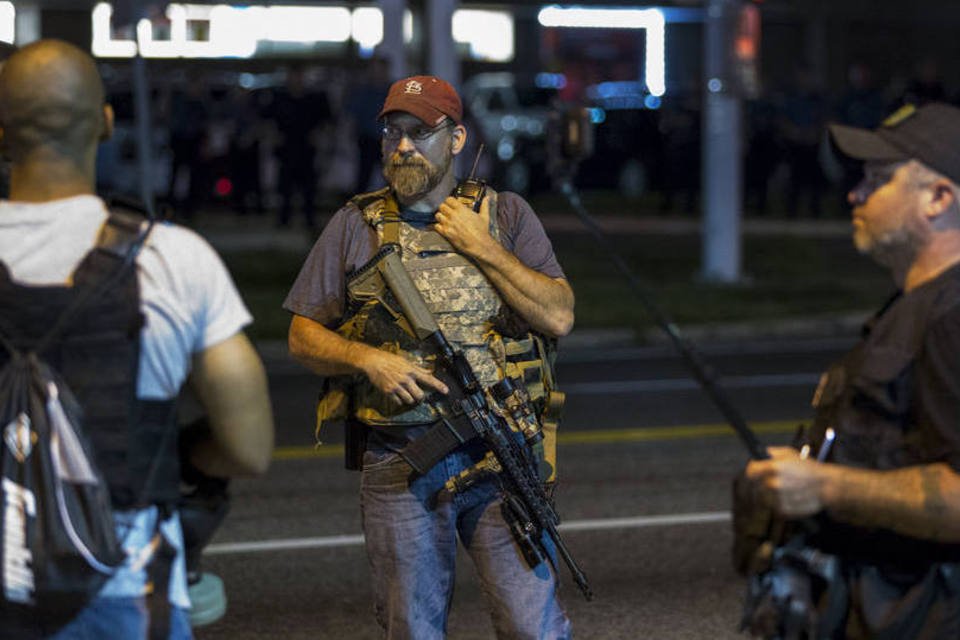 Novas detenções marcam 2ª noite de protestos em Ferguson