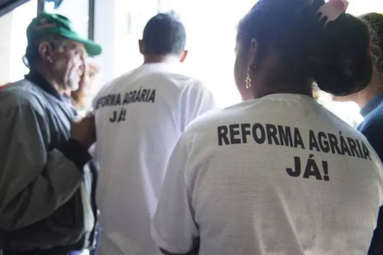 Manifestantes na sede do Incra: grupo só deve sair após ser recebido pelo presidente da entidade (Marcelo Camargo/ABr)