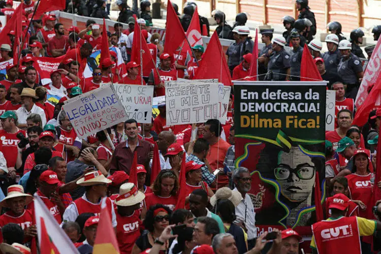 Manifestantes realizam ato em frente a sede da Petrobras em São Paulo (Paulo Pinto/Fotos Públicas)