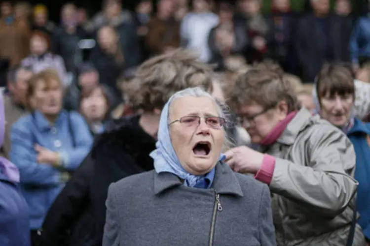 Pessoas pró-Rússia gritam slogans em Odessa: violência na cidade portuária com uma ampla mistura étnica de russos, ucranianos, georgianos e tártaros, é vista como um sinal de alerta por Kiev (Gleb Garanich/Reuters)