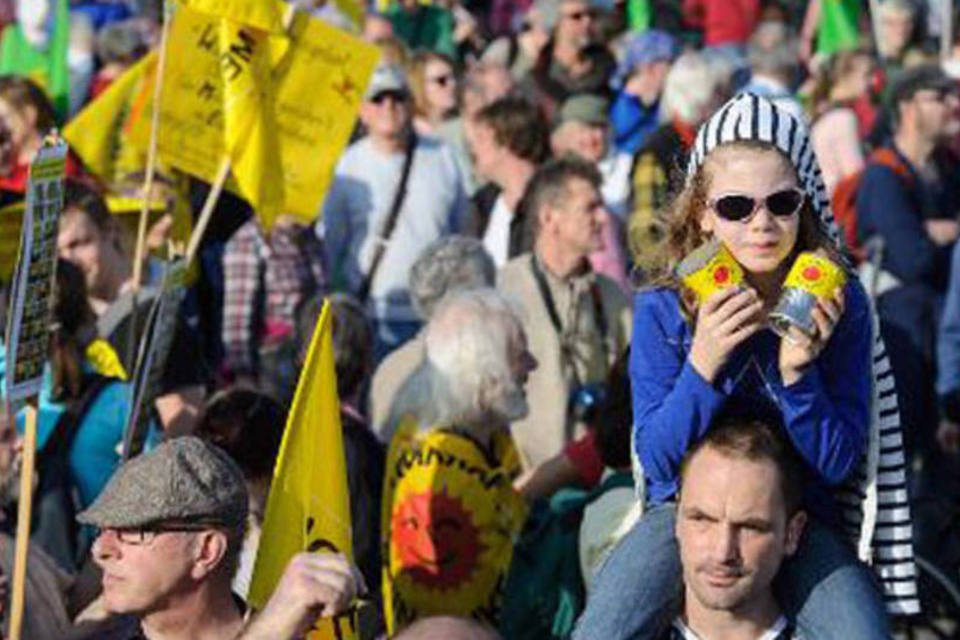 Milhares exigem que a França feche central nuclear