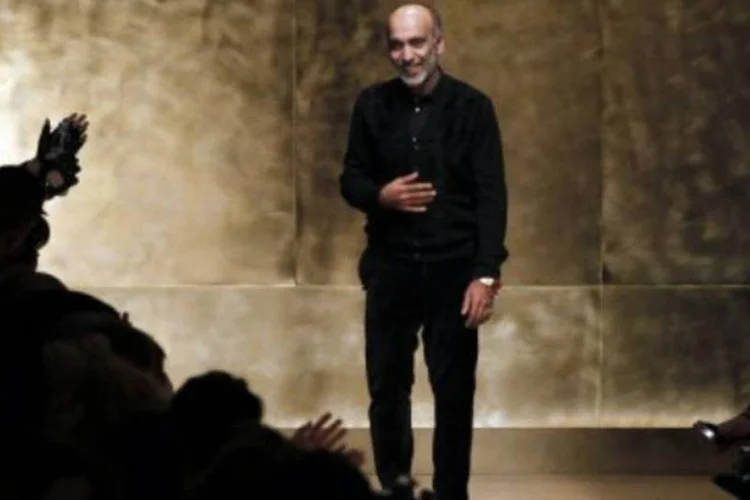 Manish Arora é um dos preferidos das artistas de Bollywood, que adoram suas criações cheias de lantejoulas (François Guillot/AFP)
