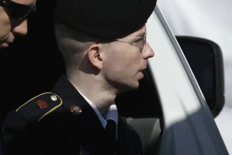 O soldado Bradley Manning: um grupo de cerca de 30 apoiadores de Manning se reuniu do lado de fora do Fort Meade antes da leitura do veredicto. (REUTERS/Gary Cameron)