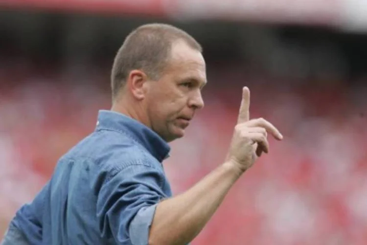 Seleção proposta por Mano Menezes coloca na vitrine jogadores que nunca fecharam acordos de patrocínio exclusivo (.)