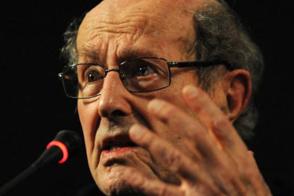 Manoel de Oliveira completa 105 anos pronto para novo filme