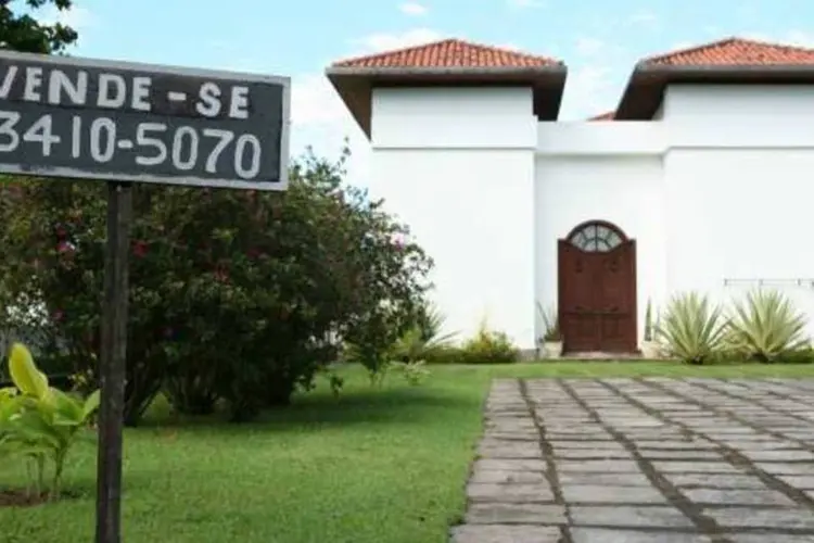 Não espere por uma placa de "vende-se". Faça você mesmo a sua oferta. (Fernando Lemos/Veja Rio)