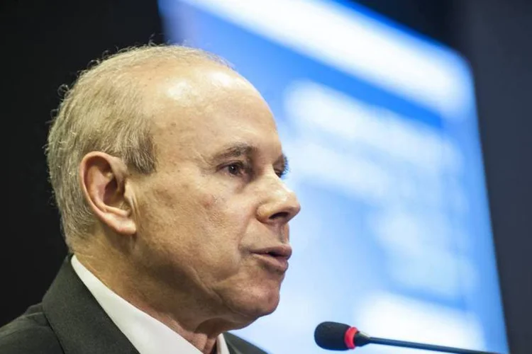 
	&quot;&Eacute; o &uacute;nico IOF que permanece daquelas medidas que foram colocadas (anteriormente)&quot;, disse Mantega sobre&nbsp;a al&iacute;quota de 6% sobre empr&eacute;stimos no exterior por empresas com prazo de at&eacute; 360 dias
 (Marcelo Camargo/ABr)