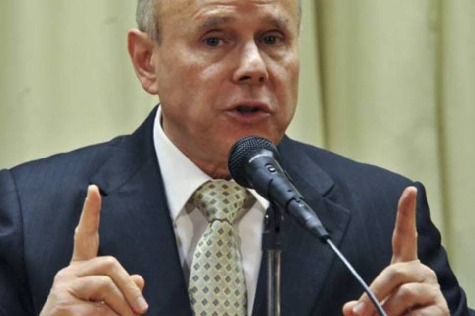 Governo tomará medidas para acelerar crescimento, diz Mantega