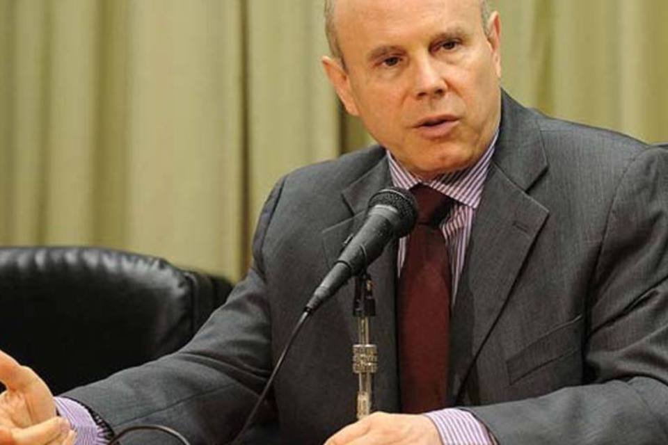 Mantega diz que governo vetará mínimo acima de 540 reais