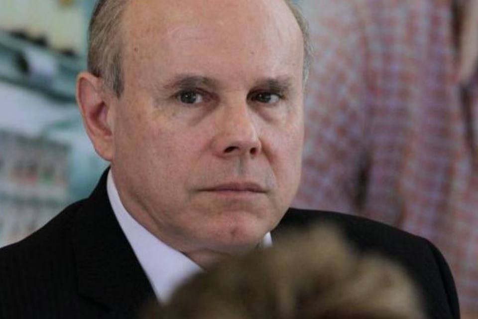 Mantega anuncia novo pacote de estímulo