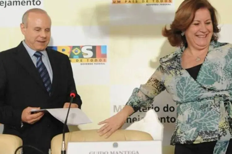 Os ministros Guido Mantega e Miriam Belchior detalham os cortes (Wilson Dias/ABr)