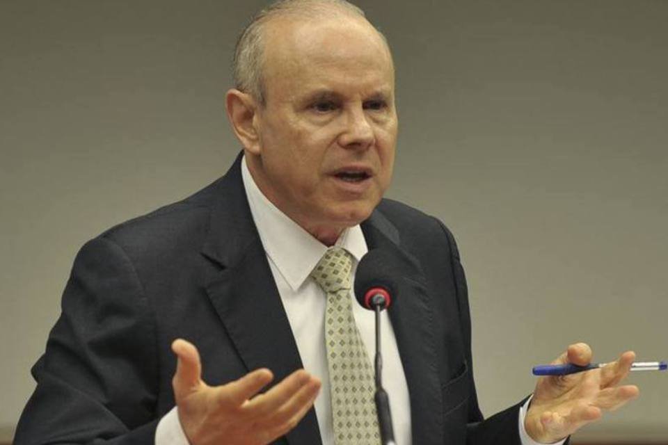 Temos de preservar fortalecimento da Petrobras, diz Mantega