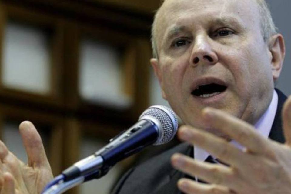 Mantega nega que ação anticíclica afete política fiscal